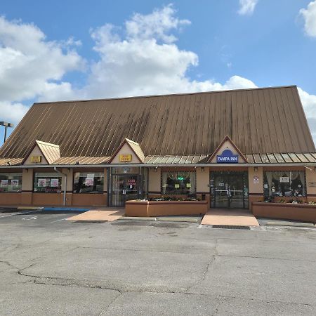 Tampa Inn Near Busch Gardens Zewnętrze zdjęcie