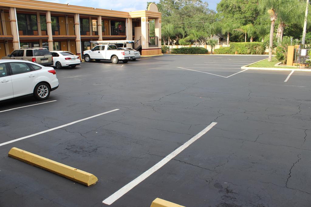 Tampa Inn Near Busch Gardens Zewnętrze zdjęcie