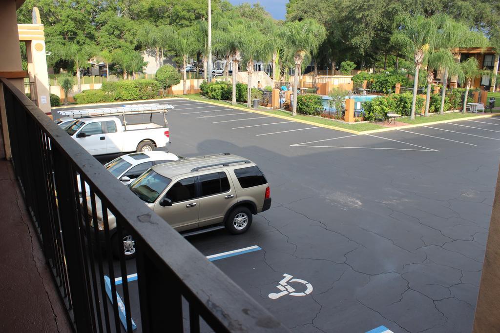 Tampa Inn Near Busch Gardens Zewnętrze zdjęcie