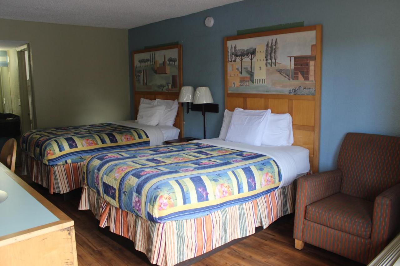 Tampa Inn Near Busch Gardens Zewnętrze zdjęcie