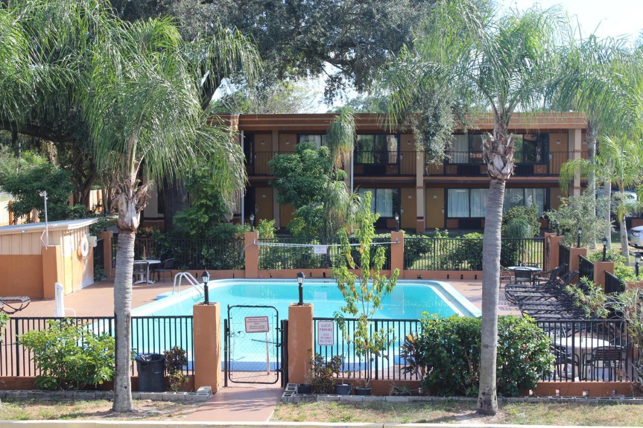 Tampa Inn Near Busch Gardens Zewnętrze zdjęcie
