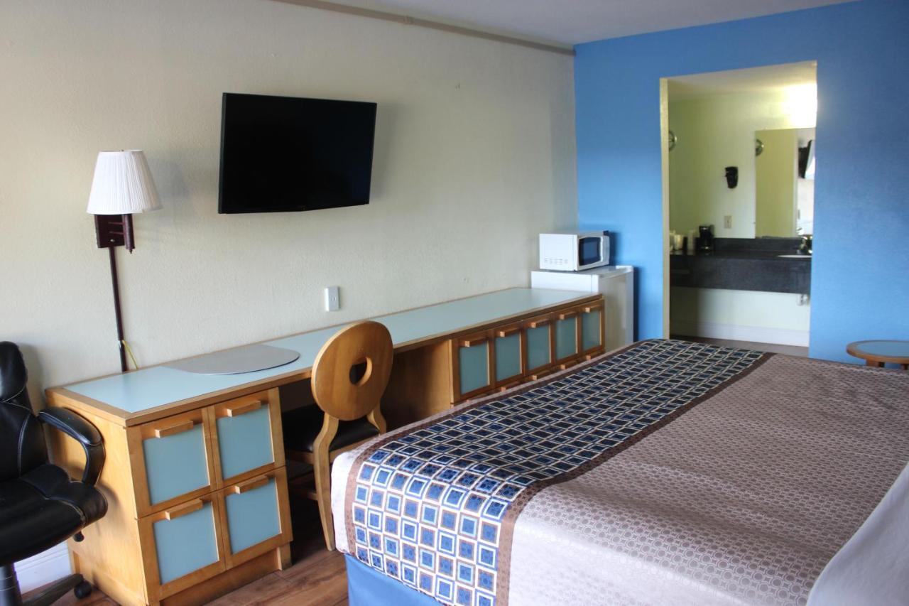 Tampa Inn Near Busch Gardens Zewnętrze zdjęcie