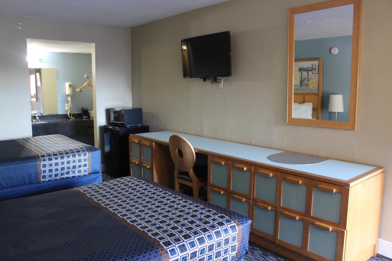 Tampa Inn Near Busch Gardens Zewnętrze zdjęcie