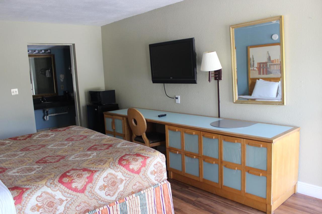 Tampa Inn Near Busch Gardens Zewnętrze zdjęcie