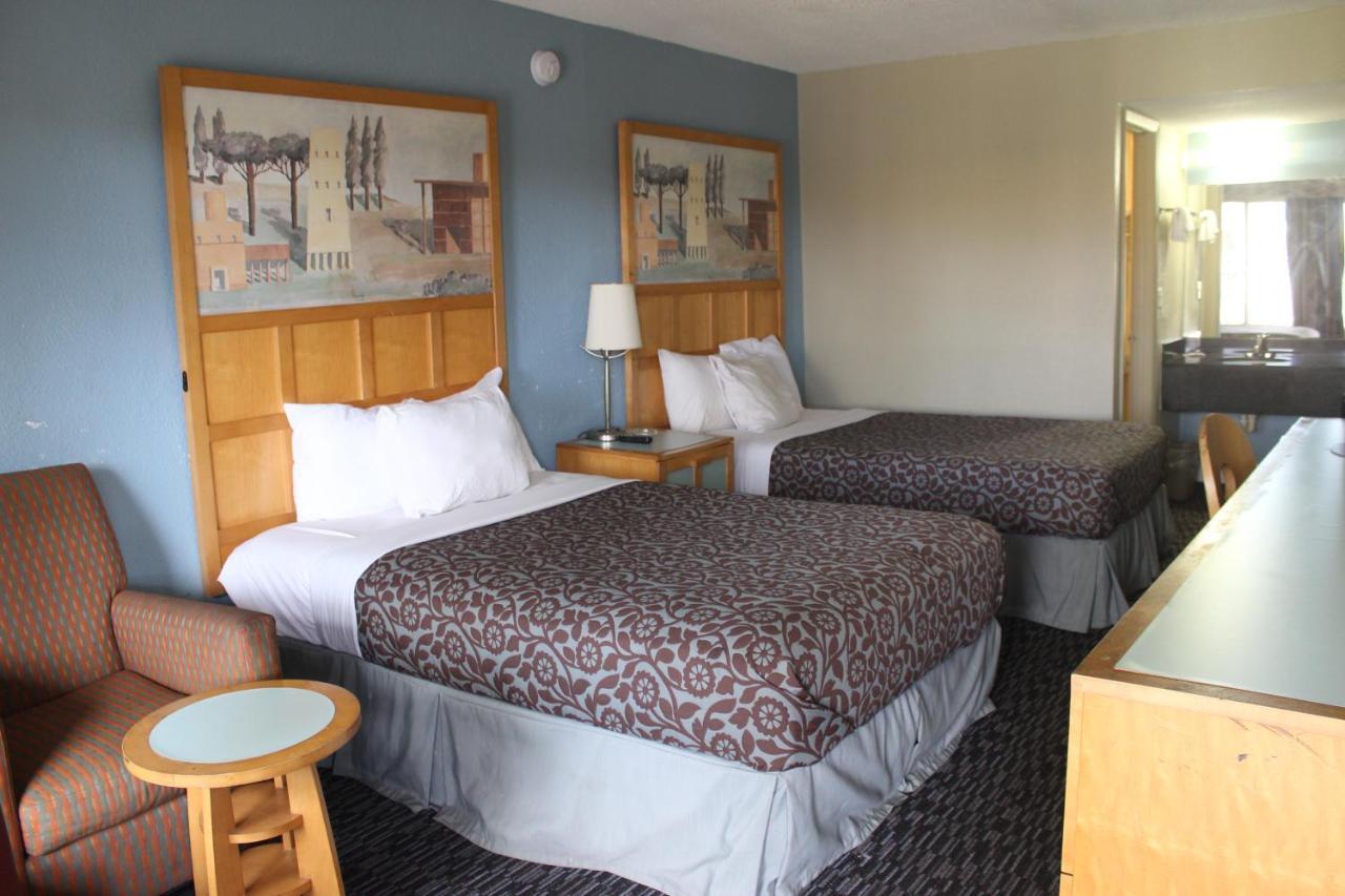 Tampa Inn Near Busch Gardens Zewnętrze zdjęcie