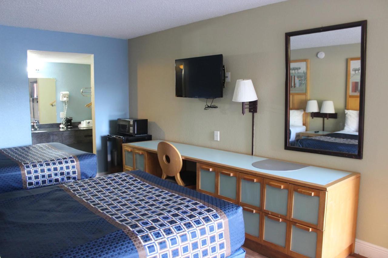 Tampa Inn Near Busch Gardens Zewnętrze zdjęcie