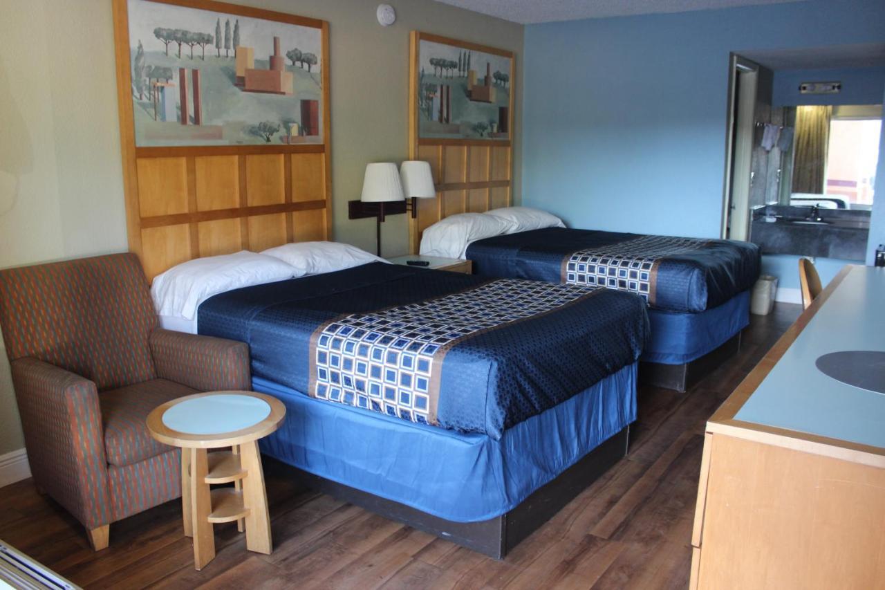 Tampa Inn Near Busch Gardens Zewnętrze zdjęcie