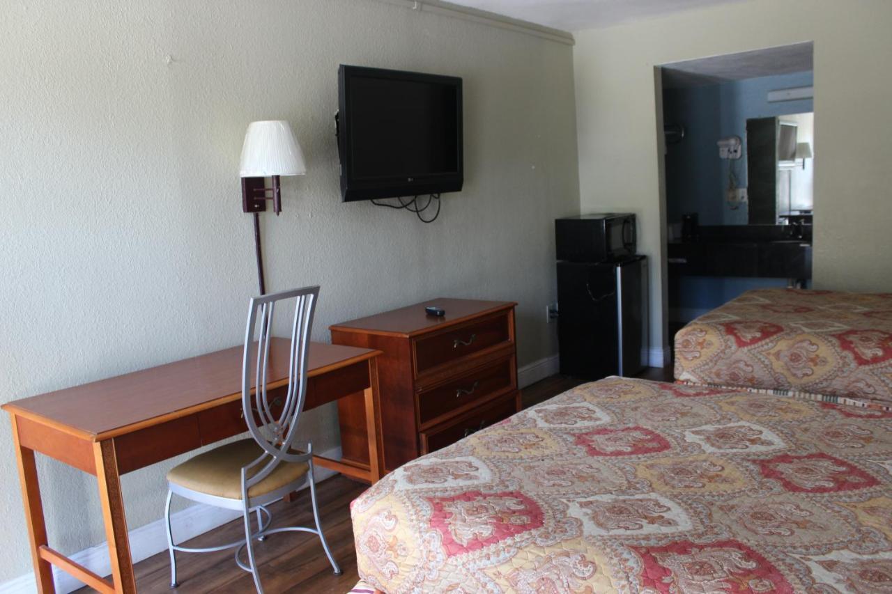 Tampa Inn Near Busch Gardens Zewnętrze zdjęcie
