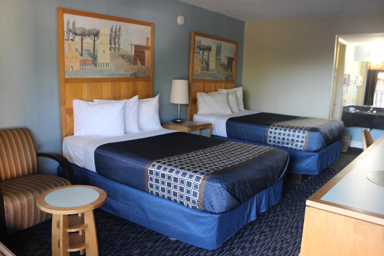 Tampa Inn Near Busch Gardens Zewnętrze zdjęcie