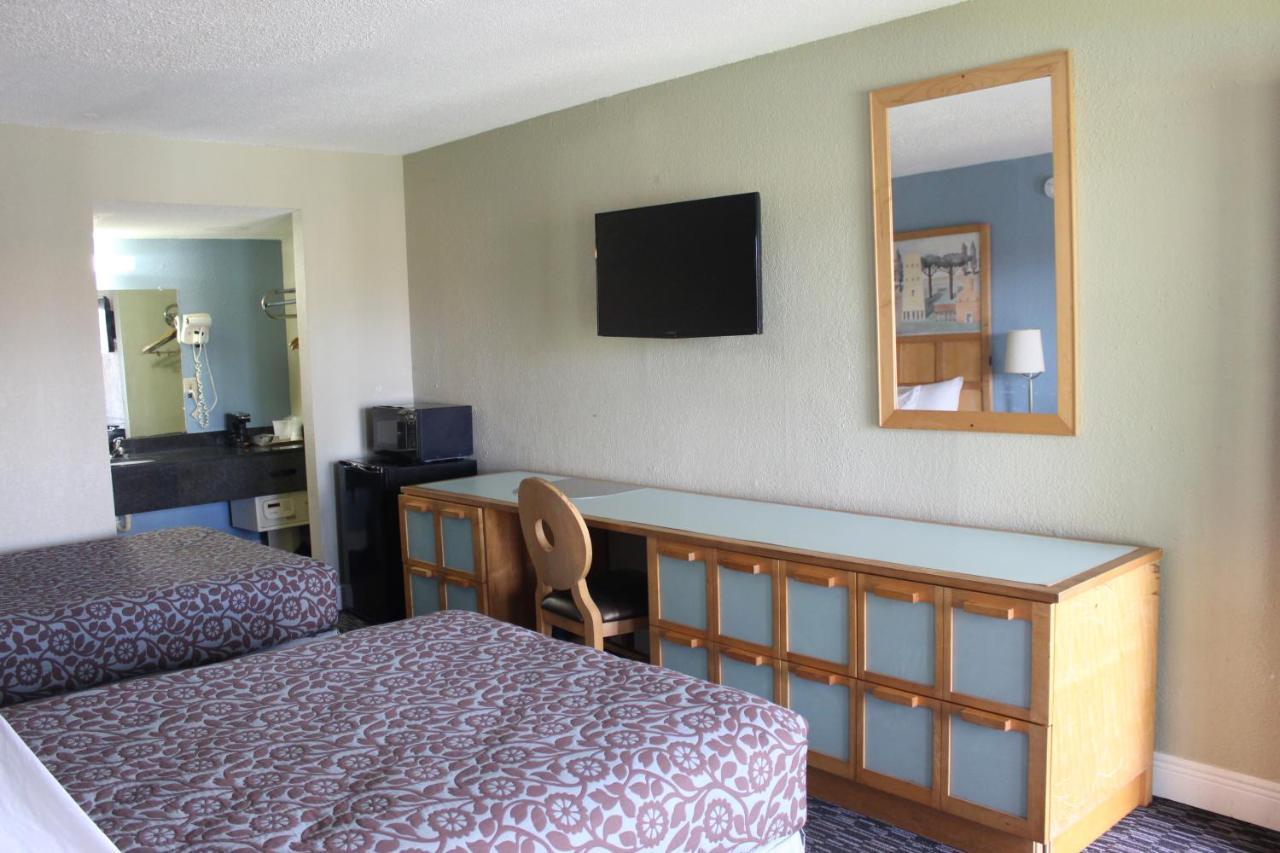 Tampa Inn Near Busch Gardens Zewnętrze zdjęcie