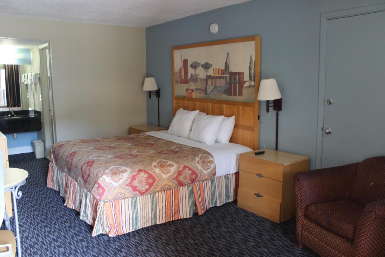 Tampa Inn Near Busch Gardens Zewnętrze zdjęcie